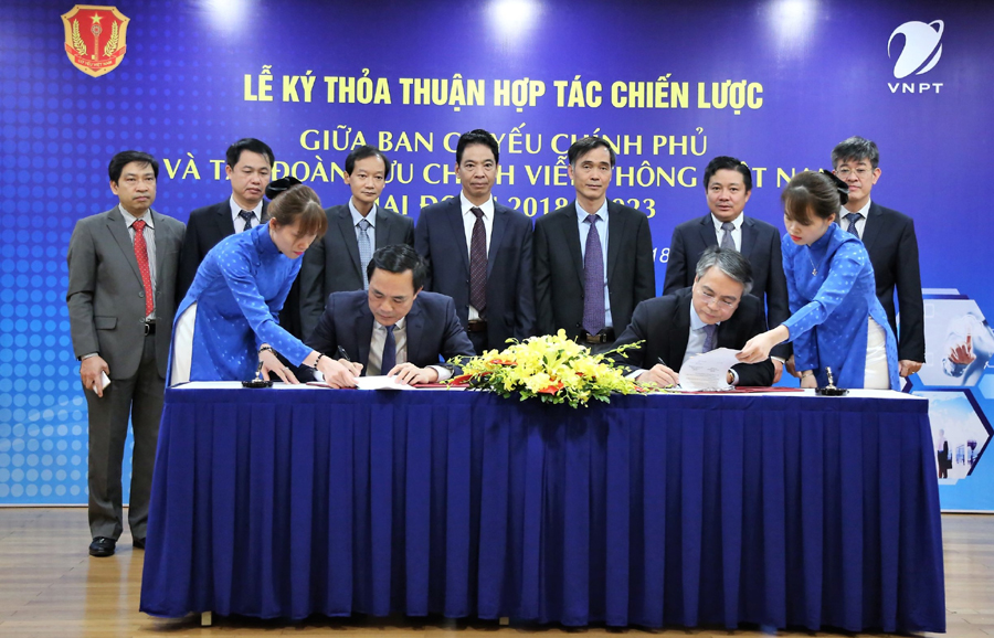 Lễ ký kết thỏa thuận hợp tác giữa Ban Cơ yếu Chính phủ và Tập đoàn VNPT
